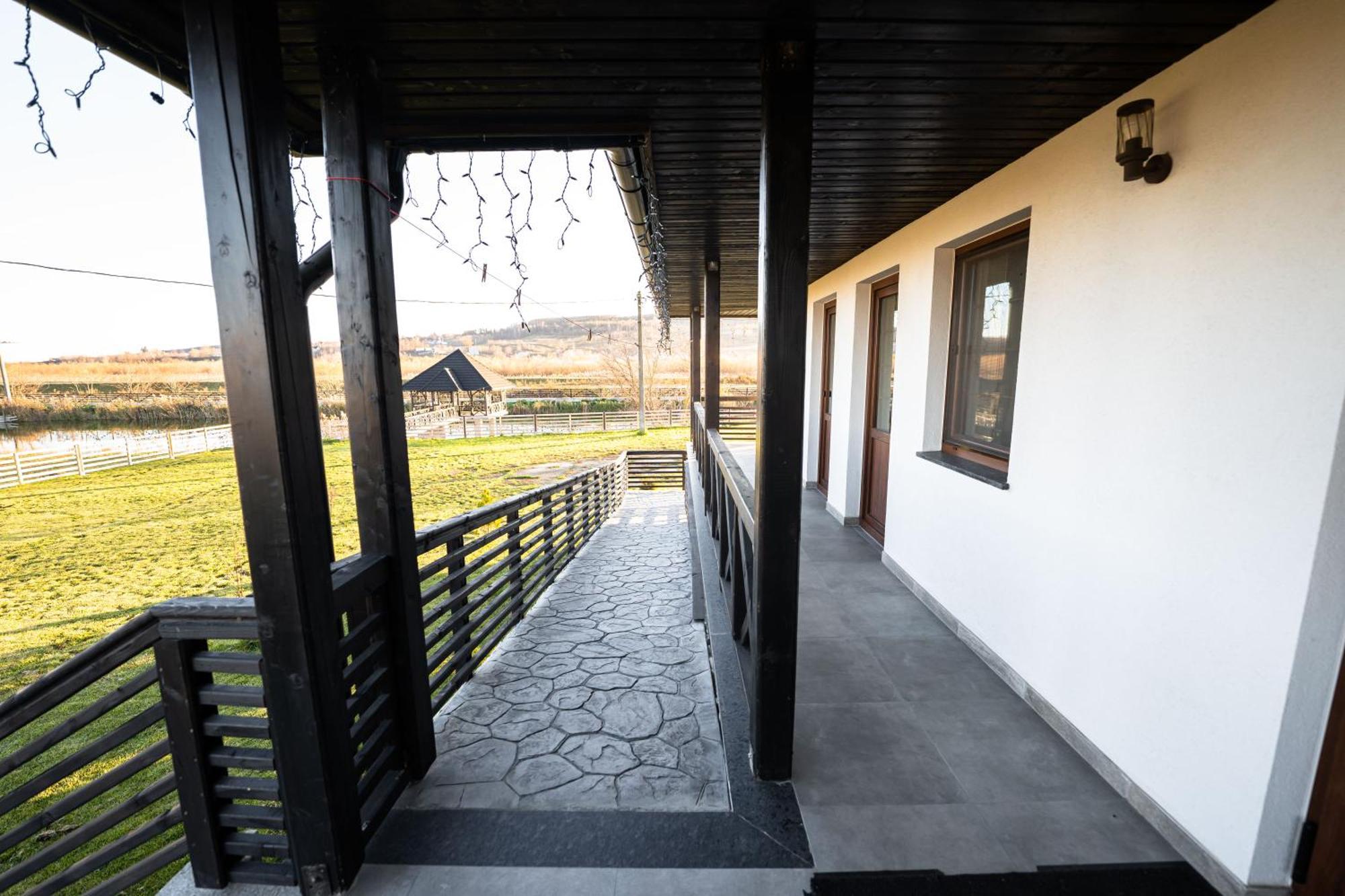 Casa Andra Hotel Siret Екстериор снимка