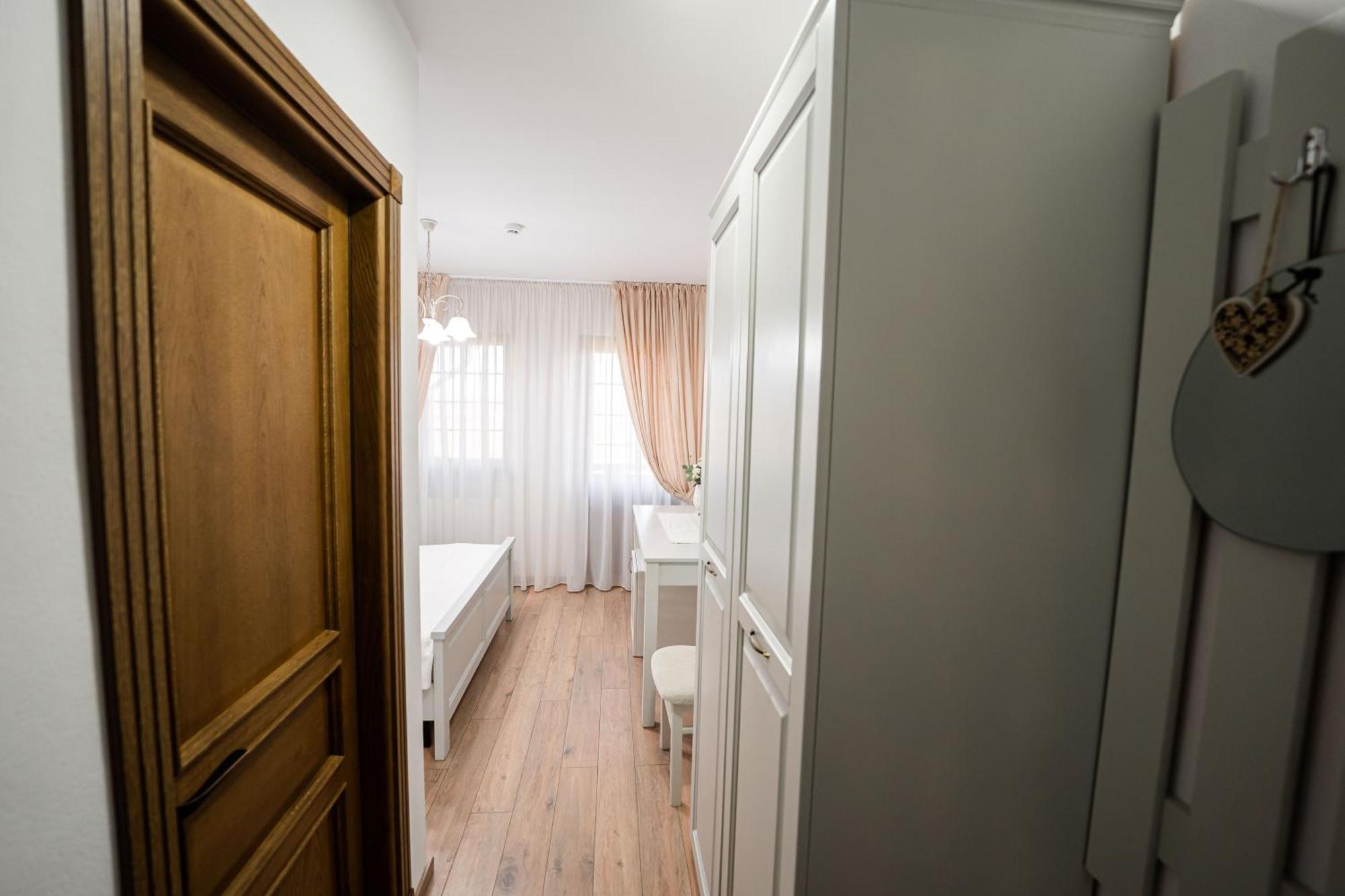 Casa Andra Hotel Siret Екстериор снимка