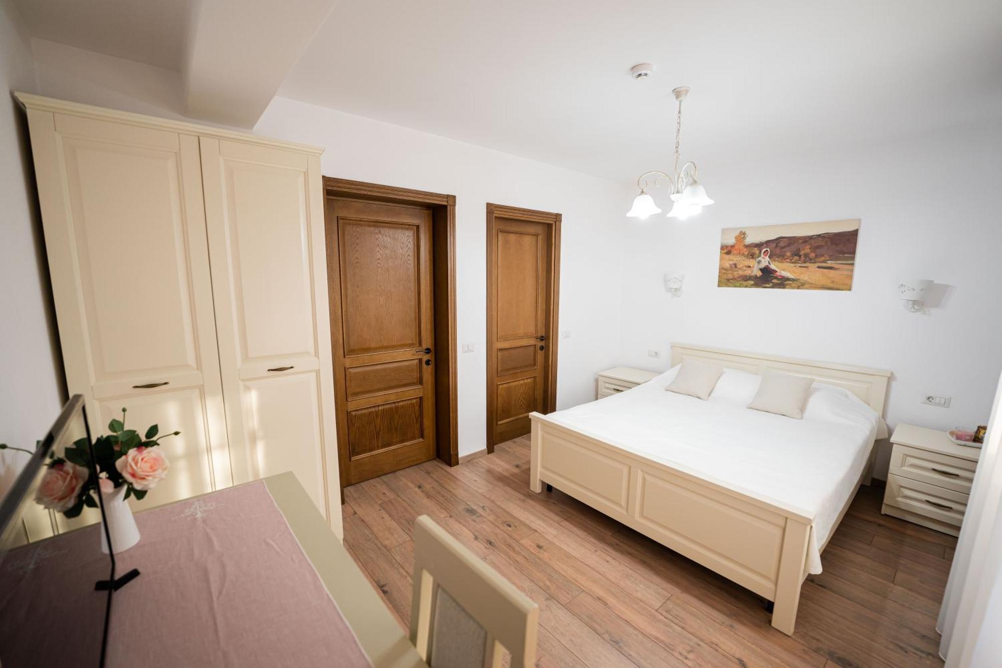Casa Andra Hotel Siret Екстериор снимка