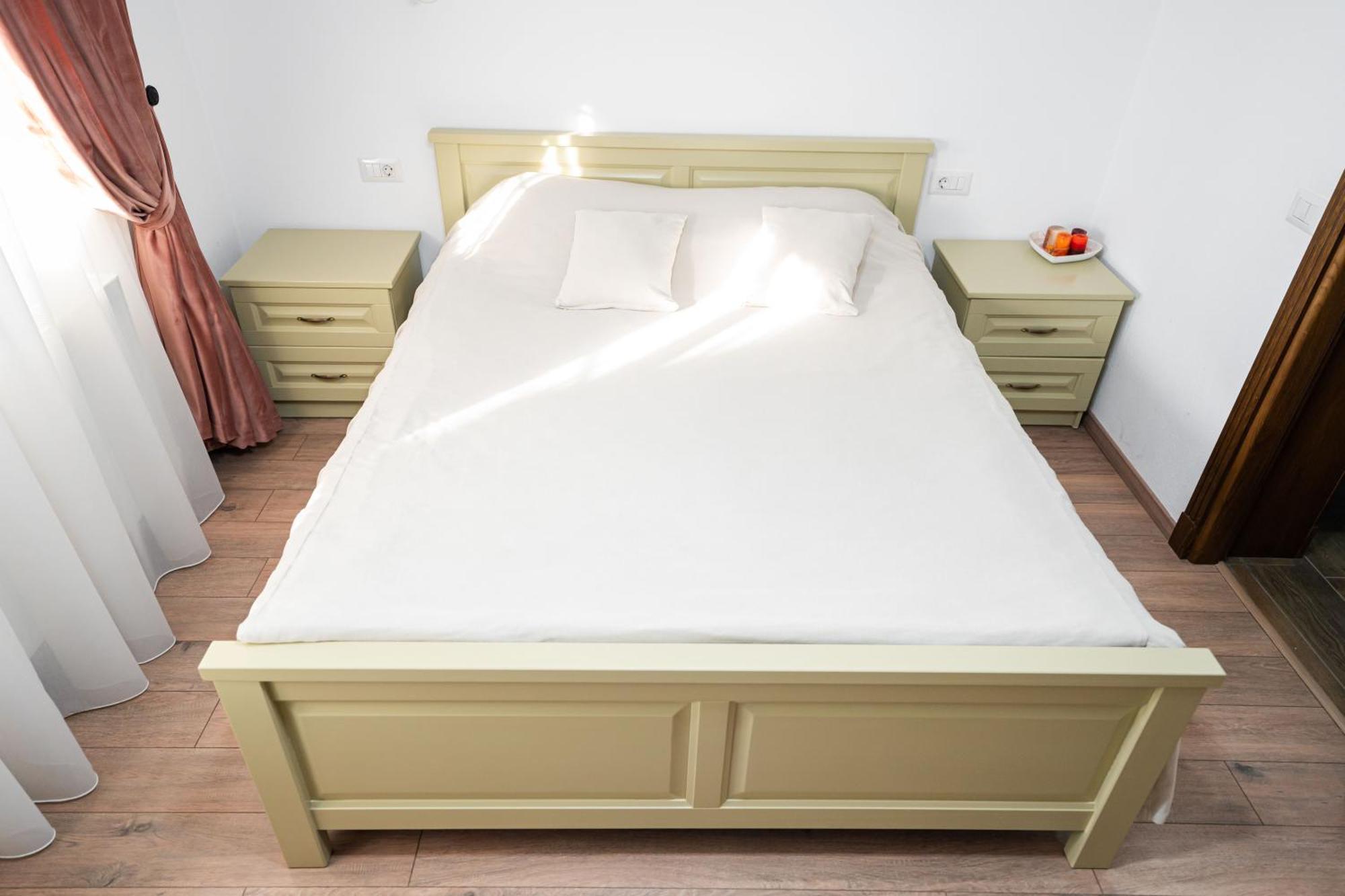 Casa Andra Hotel Siret Екстериор снимка