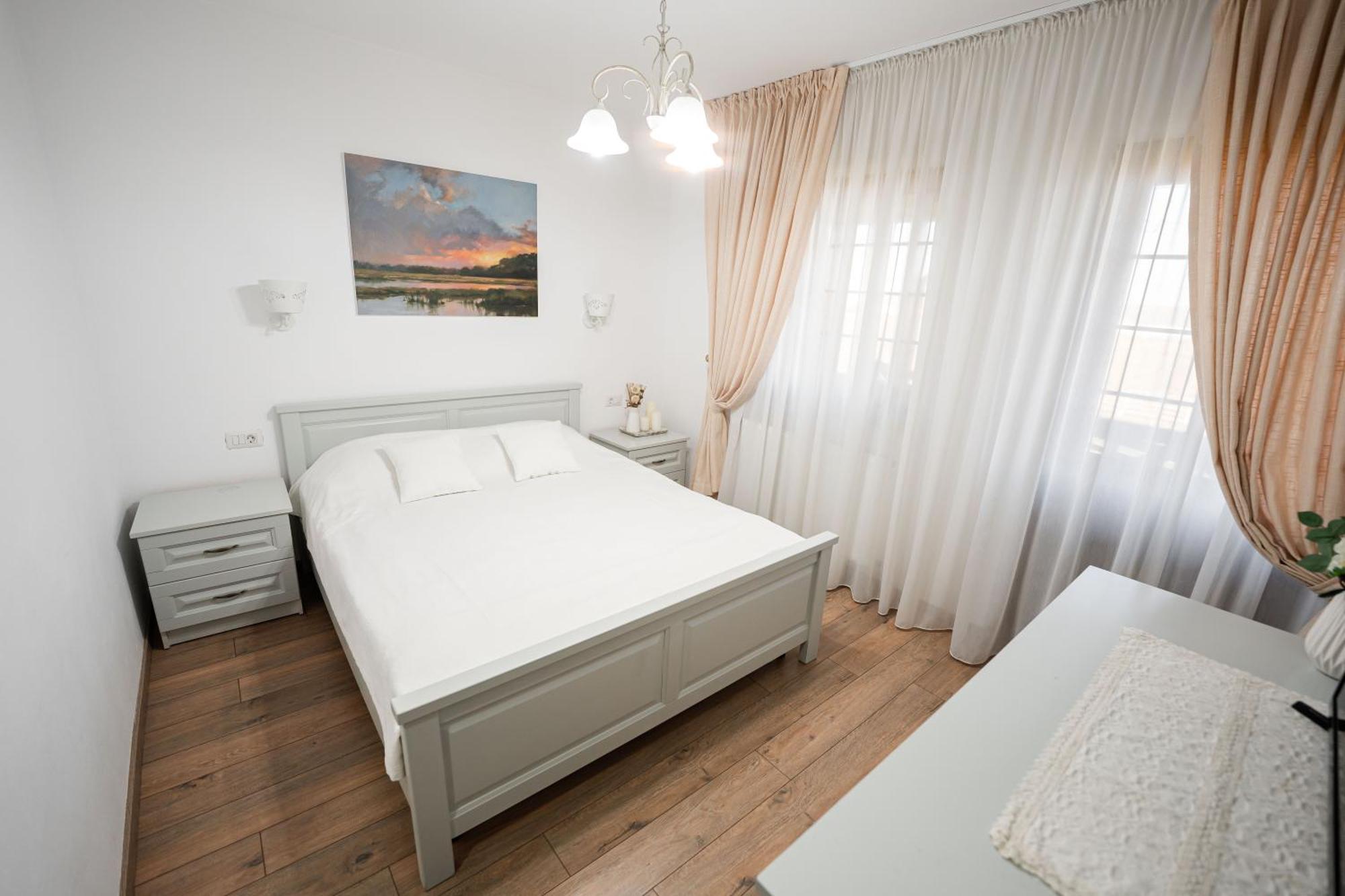 Casa Andra Hotel Siret Екстериор снимка