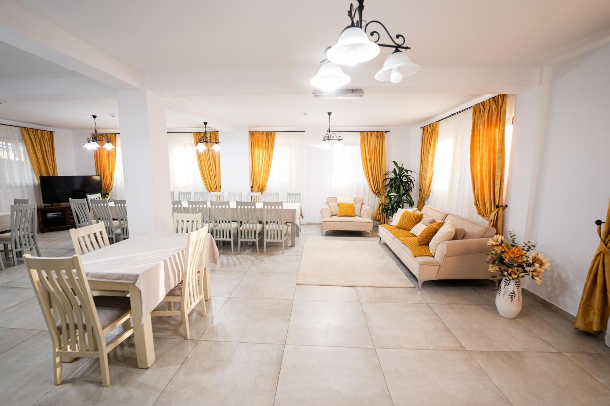 Casa Andra Hotel Siret Екстериор снимка