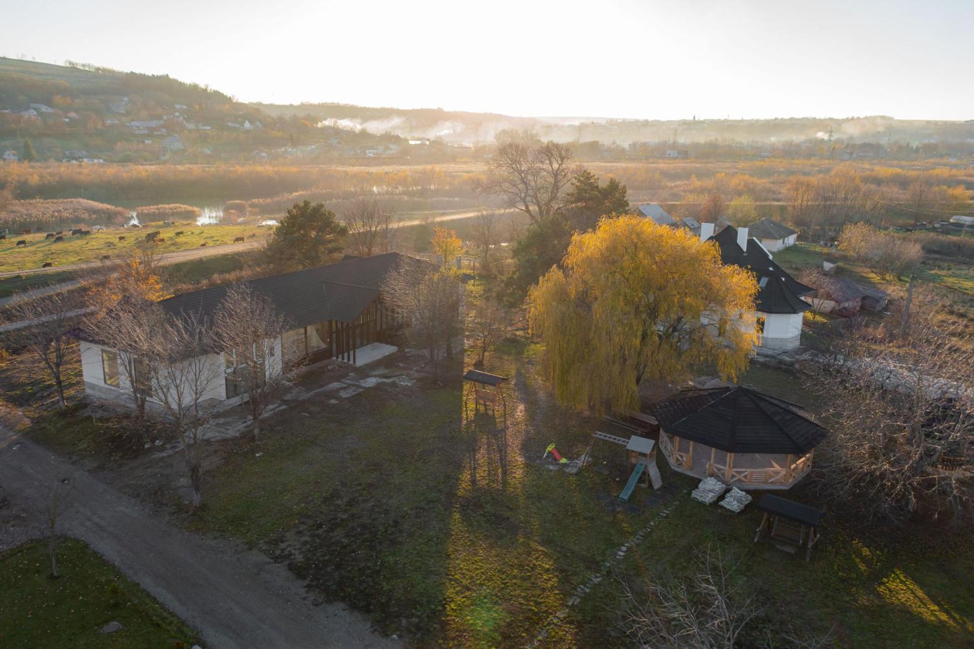 Casa Andra Hotel Siret Екстериор снимка