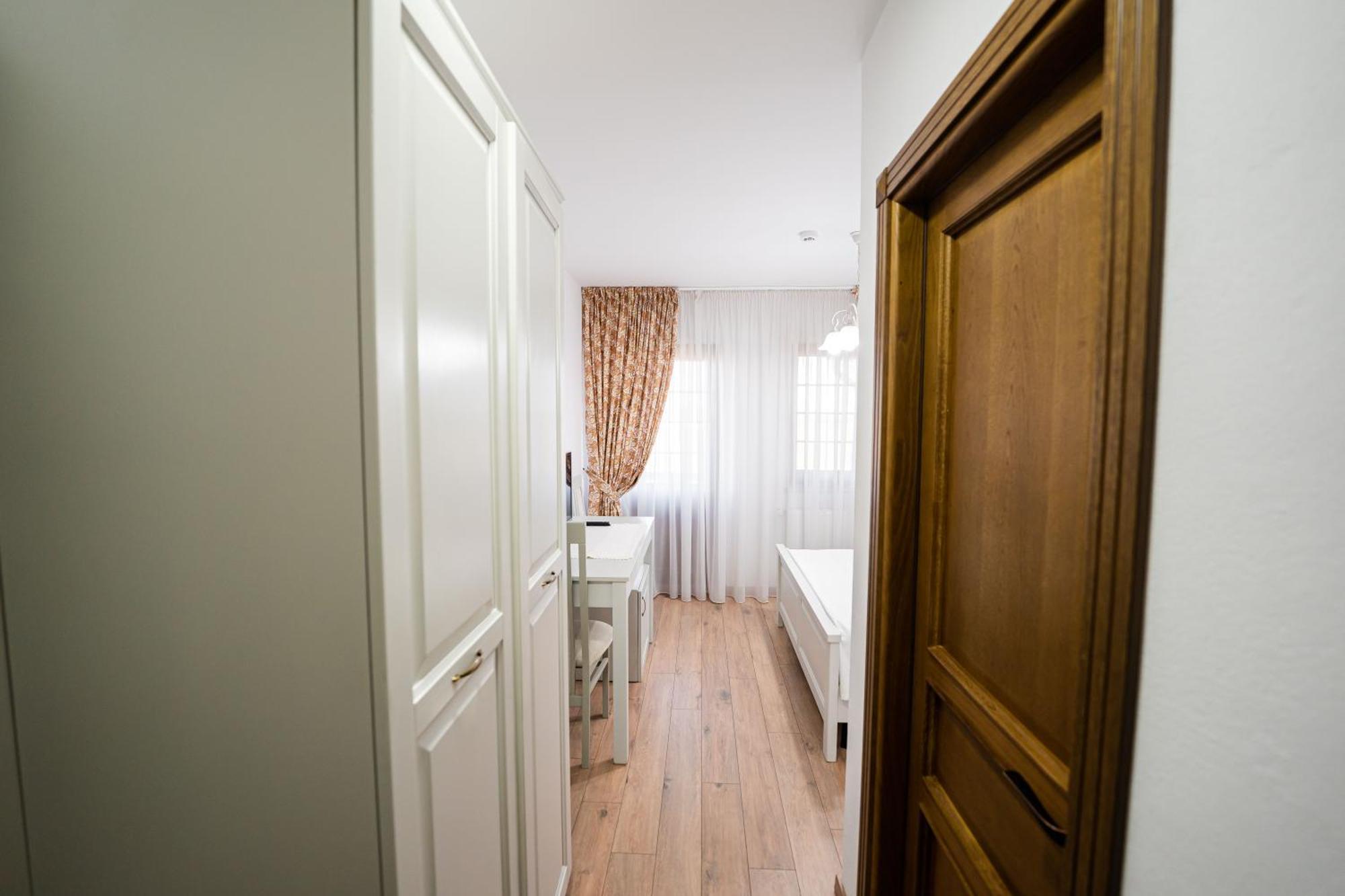 Casa Andra Hotel Siret Екстериор снимка