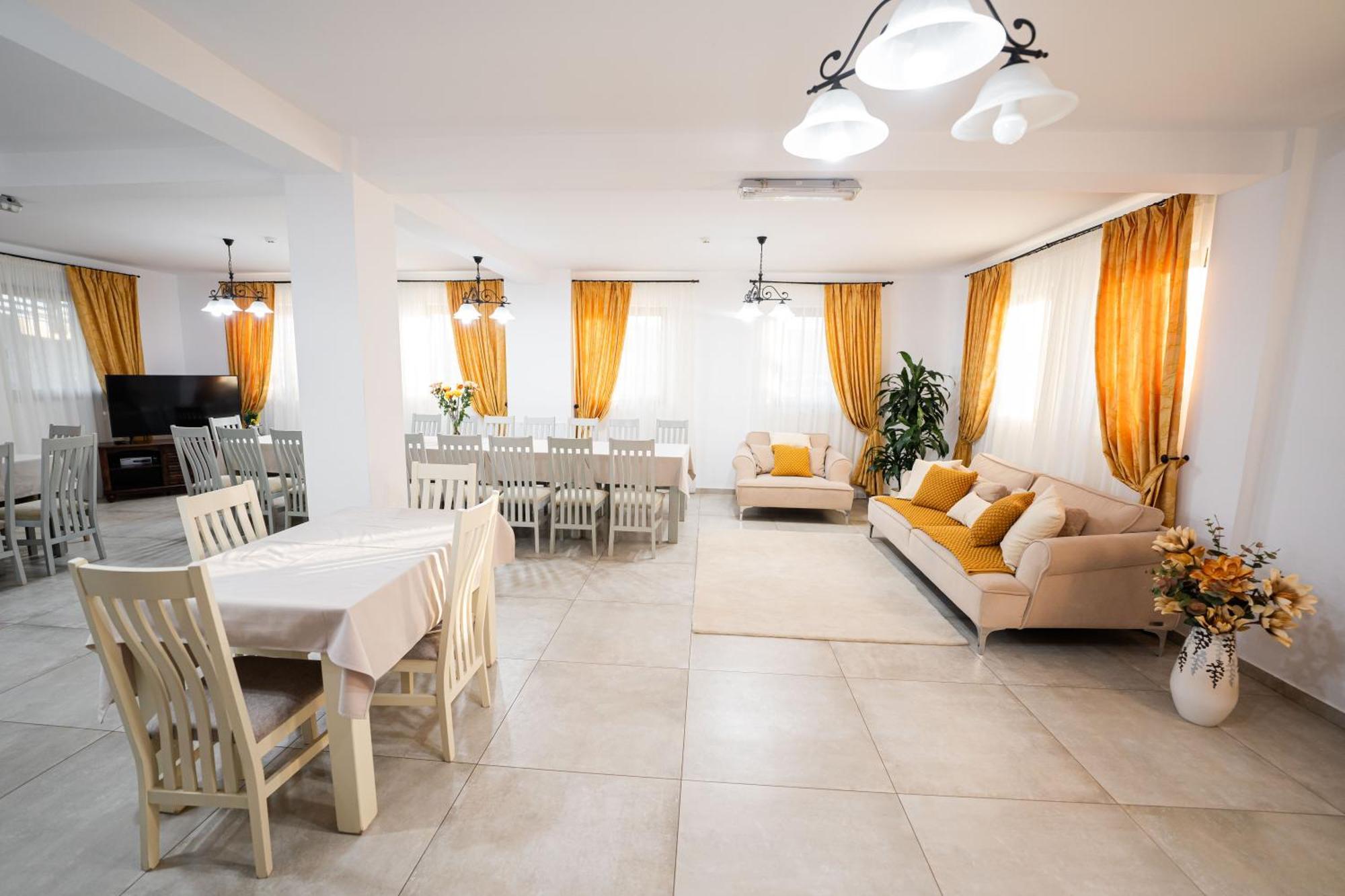 Casa Andra Hotel Siret Екстериор снимка