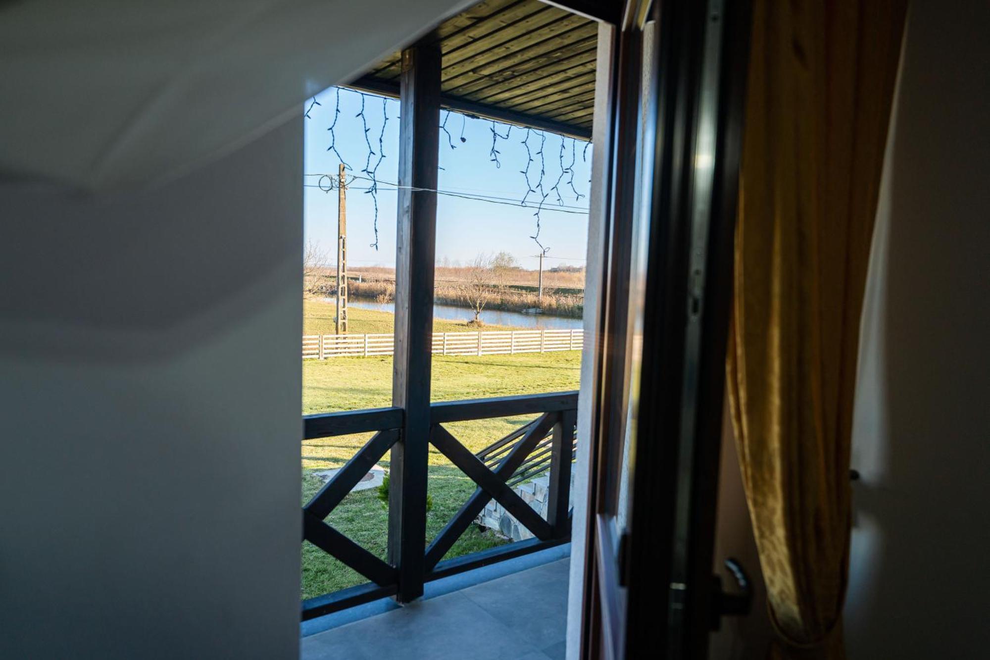 Casa Andra Hotel Siret Екстериор снимка